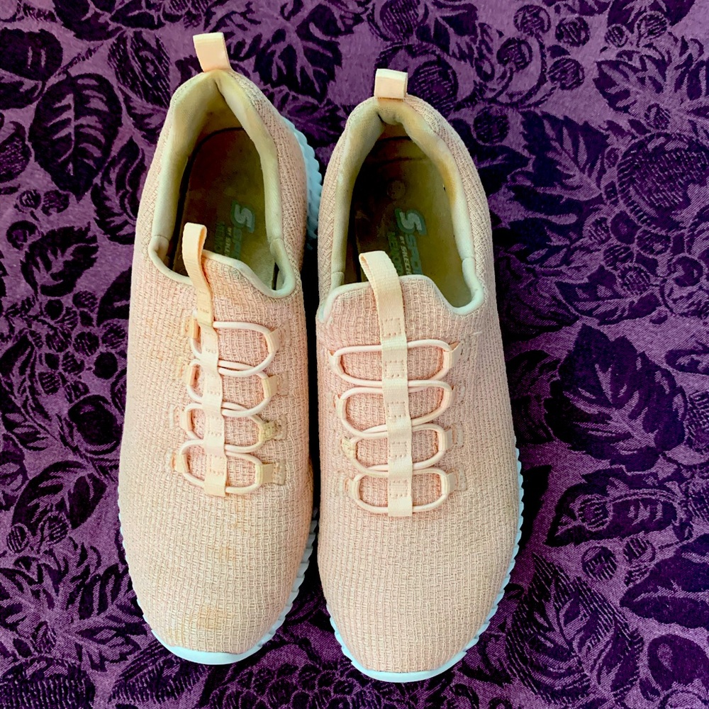 Skechers Tennis Shoes